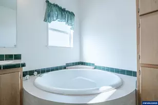 430 Oakdale Ct, Jefferson, OR 97352 - Photo 31