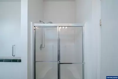 430 Oakdale Ct, Jefferson, OR 97352 - Photo 33