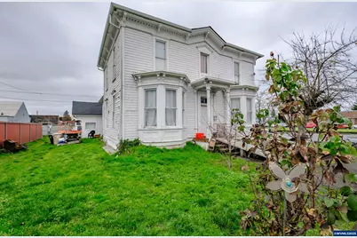 760 S 2nd St, Lebanon, OR 97355 - Photo 5