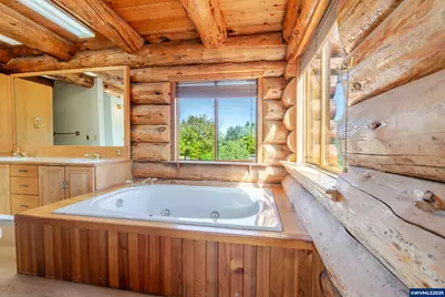 330 S Bay Rd, Toledo, OR 97391 - Photo 17