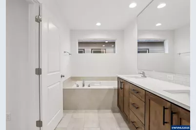 662 Magnolia Av, Woodburn, OR 97071 - Photo 7