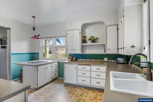 633 SE Ash St, Dallas, OR 97338 - Photo 19