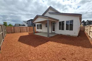 704 Magnolia Ave, Woodburn, OR 97071 - Photo 17