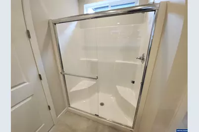 704 Magnolia Av, Woodburn, OR 97071 - Photo 11