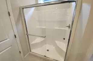 704 Magnolia Ave, Woodburn, OR 97071 - Photo 11