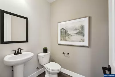 708 Magnolia Av, Woodburn, OR 97071 - Photo 5