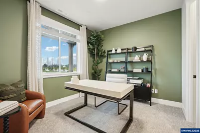 708 Magnolia Av, Woodburn, OR 97071 - Photo 3