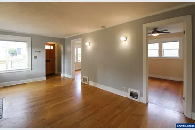 2490 E Nob Hill St SE, Salem, OR 97302 - Photo 9