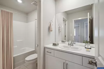 638 Merriott Ln, Woodburn, OR 97071 - Photo 9