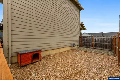 1202 Albatross Ct, Sweet Home, OR 97386 - Photo 31