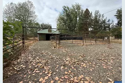 970 Lasalle St, Harrisburg, OR 97446 - Photo 7