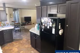 300 SE Lacreole Dr, Dallas, OR 97338 - Photo 5