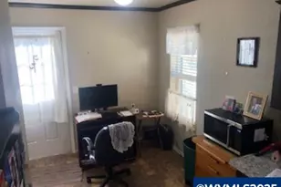 300 SE Lacreole Dr, Dallas, OR 97338 - Photo 3