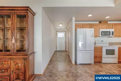 1451 Ryan Dr, Silverton, OR 97381 - Photo 9