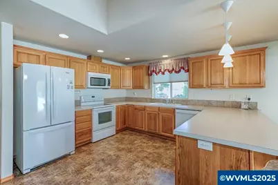 1451 Ryan Dr, Silverton, OR 97381 - Photo 15