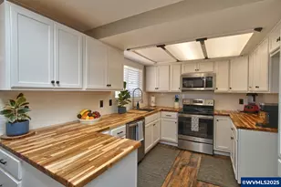 3631 Meadowview St SE, Albany, OR 97322 - Photo 15