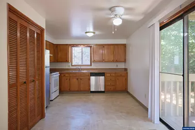 2157 Nomad Ct SE, Salem, OR 97306 - Photo 9