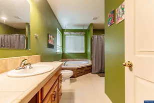 317 W Jadon Dr, Lebanon, OR 97355 - Photo 7