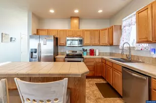 317 W Jadon Dr, Lebanon, OR 97355 - Photo 11