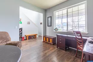 317 W Jadon Dr, Lebanon, OR 97355 - Photo 5