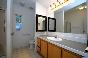 4252 Lemon St NE, Salem, OR 97305 - Photo 13