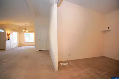 4252 Lemon St NE, Salem, OR 97305 - Photo 5