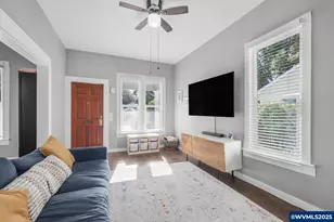 319 18th St SE, Salem, OR 97301 - Photo 3