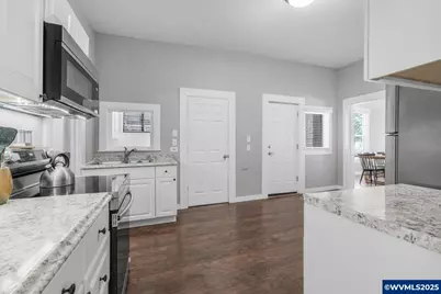 319 18th St SE, Salem, OR 97301 - Photo 11