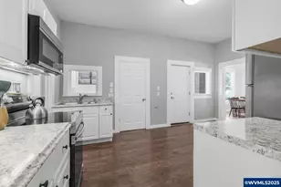 319 18th St SE, Salem, OR 97301 - Photo 11