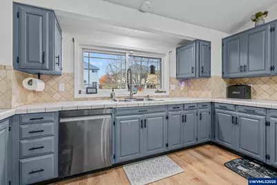 443 Suncrest Av NW, Salem, OR 97304 - Photo 17