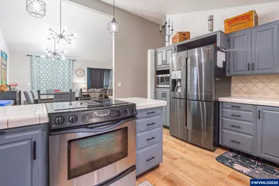 443 Suncrest Av NW, Salem, OR 97304 - Photo 19