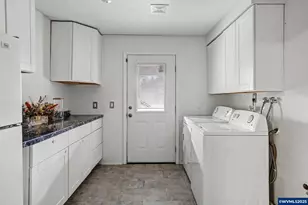 33781 Mt Tom Dr, Harrisburg, OR 97446 - Photo 13