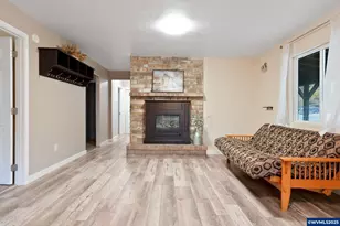 33781 Mt Tom Dr, Harrisburg, OR 97446 - Photo 9