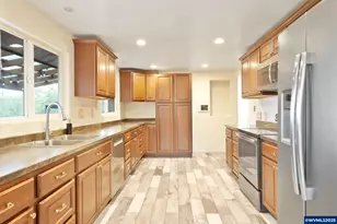 33781 Mt Tom Dr, Harrisburg, OR 97446 - Photo 23