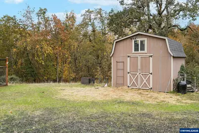 33781 Mount Tom Dr, Harrisburg, OR 97446 - Photo 7