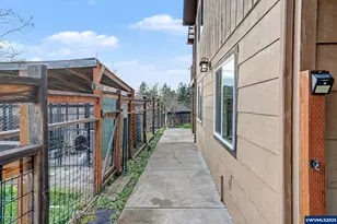 33781 Mt Tom Dr, Harrisburg, OR 97446 - Photo 35