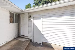 211 30th (&amp 213) Pl, Albany, OR 97322 - Photo 3