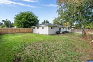 3994 Crestview Dr S, Salem, OR 97302 - Photo 35