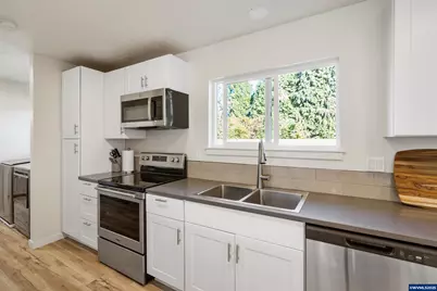 3994 Crestview Dr S, Salem, OR 97302 - Photo 15