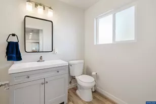 3994 Crestview Dr S, Salem, OR 97302 - Photo 17