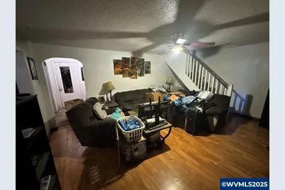 4220 Sunnyview Rd NE, Salem, OR 97305 - Photo 9