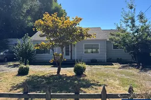 4220 Sunnyview Rd NE, Salem, OR 97305 - Photo 7