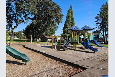 1040 6th Av SE, Albany, OR 97321 - Photo 45