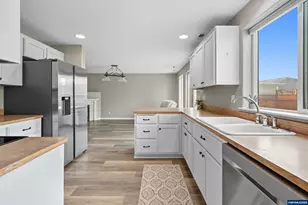 1348 S 7th St St, Independence, OR 97351 - Photo 11