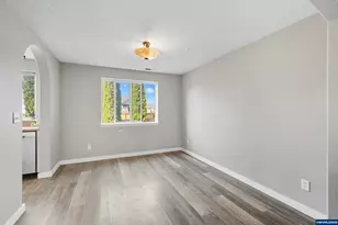 1348 S 7th St St, Independence, OR 97351 - Photo 9