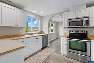 1348 S 7th St St, Independence, OR 97351 - Photo 13