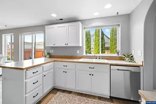 1348 S 7th St St, Independence, OR 97351 - Photo 15