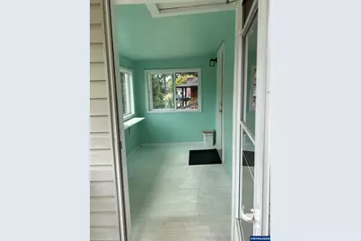 645 East Thornton Lake Dr NW, Albany, OR 97321 - Photo 3