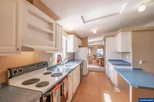 1933 SE Gregory Dr, Dallas, OR 97338 - Photo 29