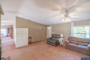 1933 SE Gregory Dr, Dallas, OR 97338 - Photo 17